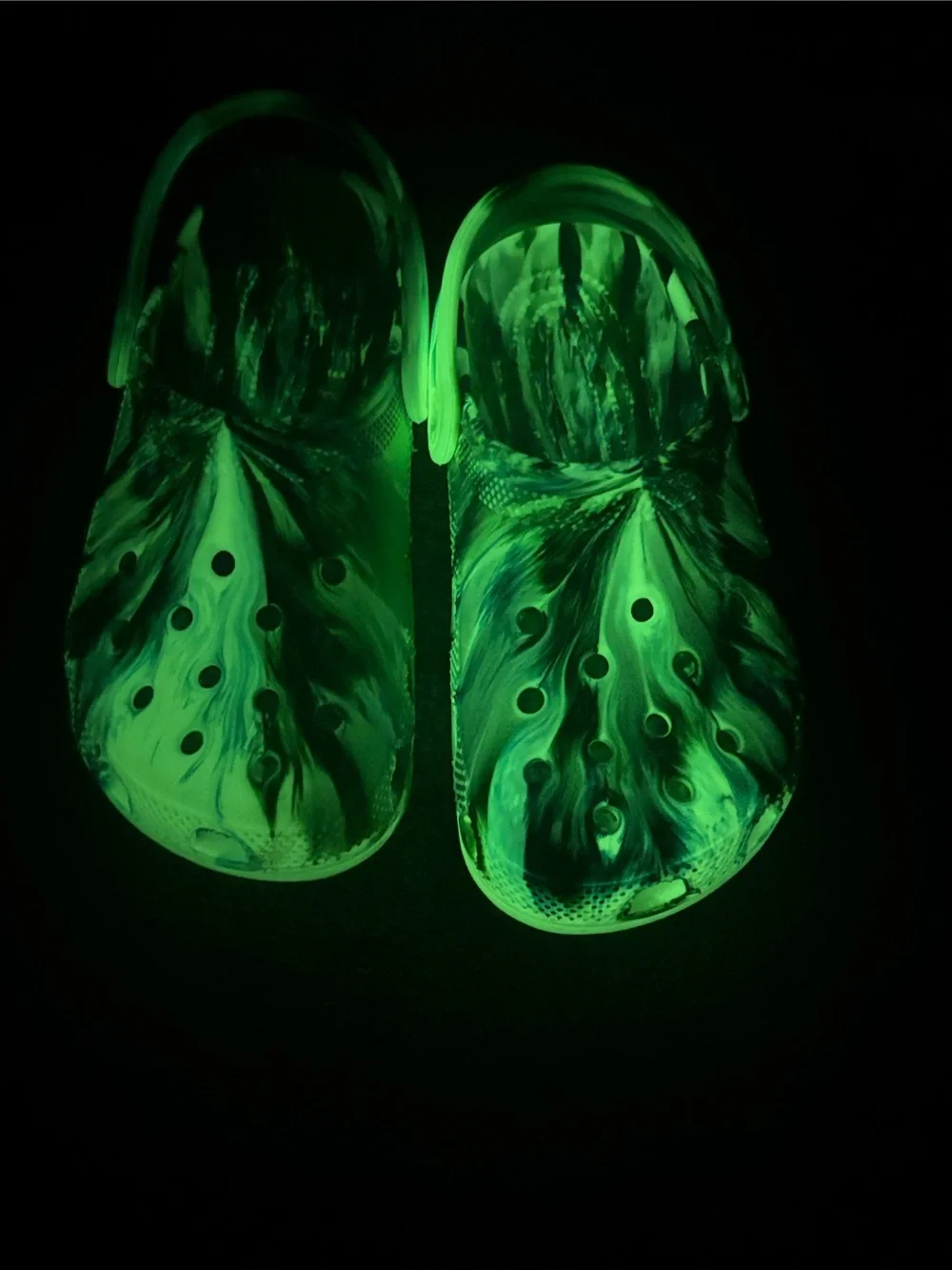 CROCS Kids Glow Clog in Bright Green
